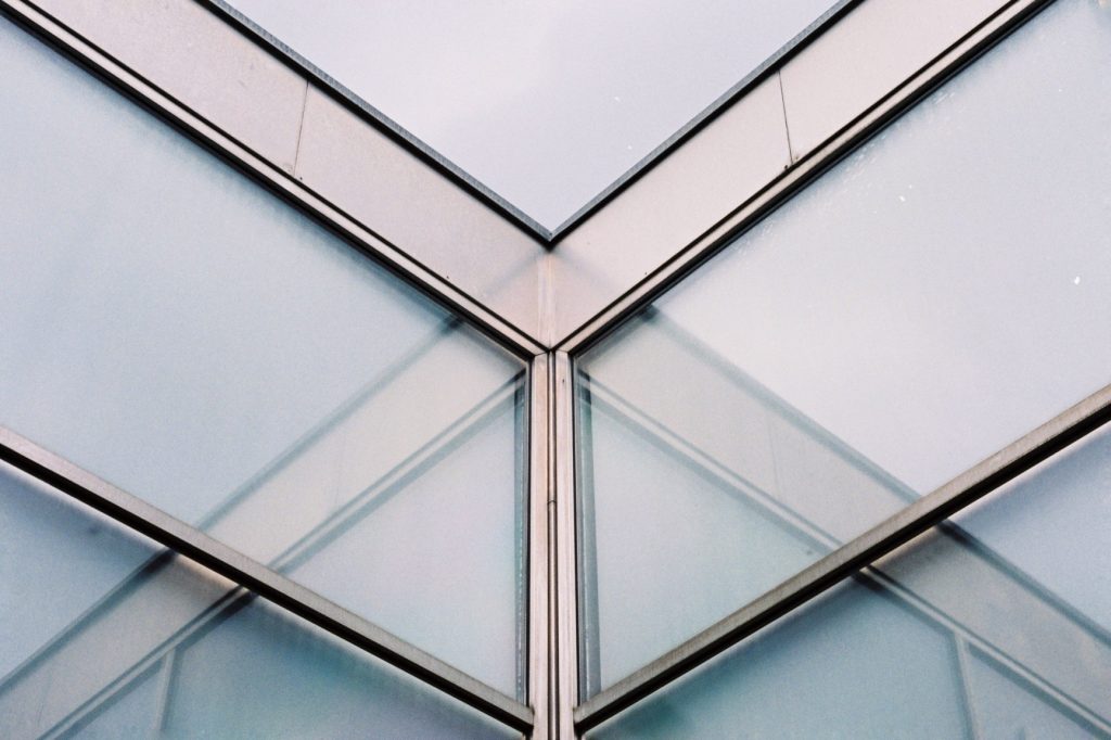 Symmetrische Glasfenster